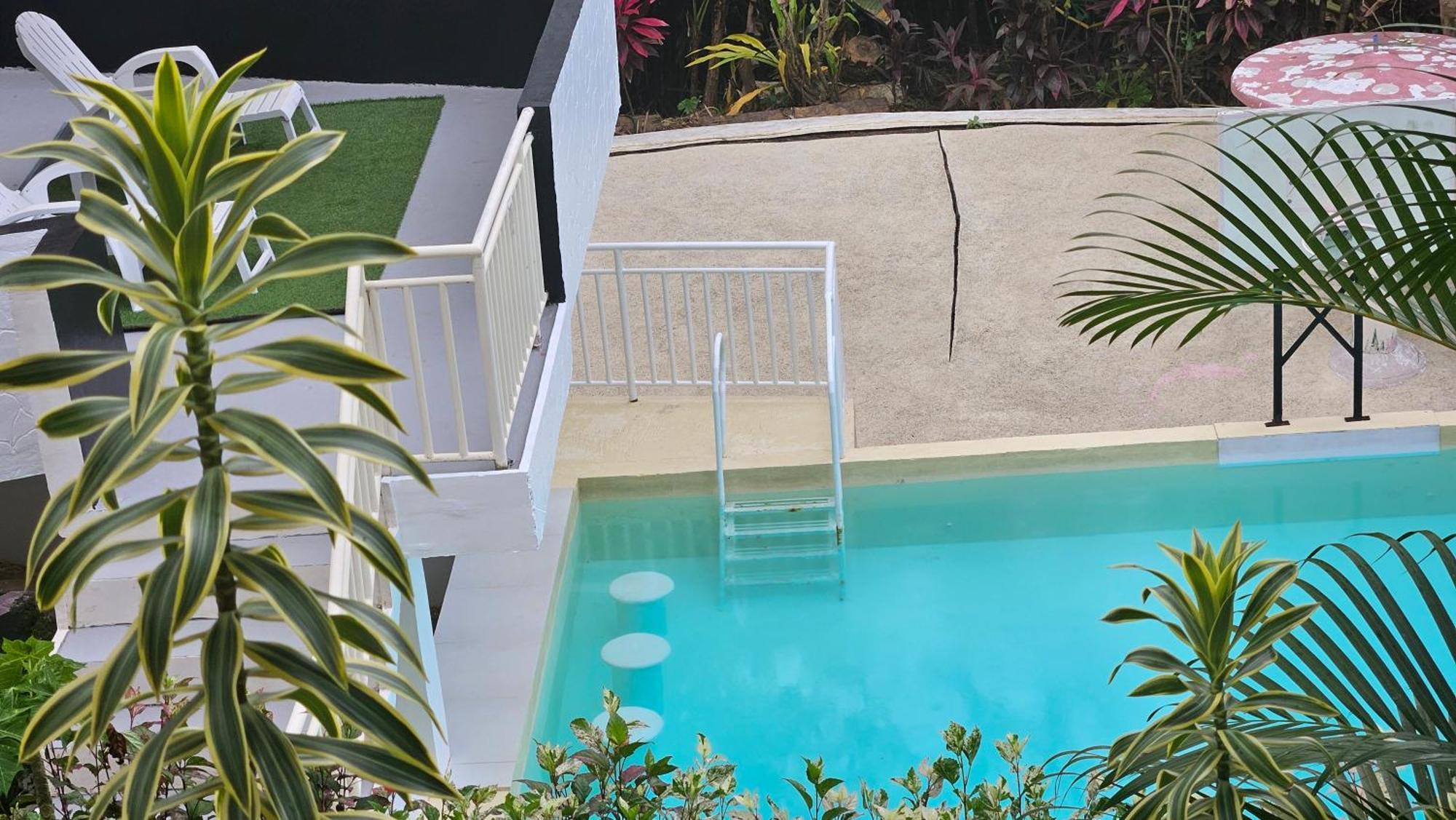 A Touch Of Pink Secret Eco Retreat With Pool, Starlink Wifi, Netflix, Mountain Views - Peaceful Stay In Puerto Princesa Near Underground River, Firefly Watching, And Waterfalls - Perfect Stop Between El Nido, Port Barton, And Puerto City - Scooter Re Exterior photo